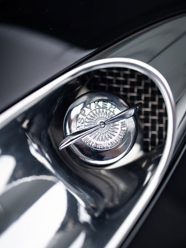 Spyker C8 Laviolette 2006 года выделяется на фоне однообразного мира суперкаров. Собранный вручную в 3