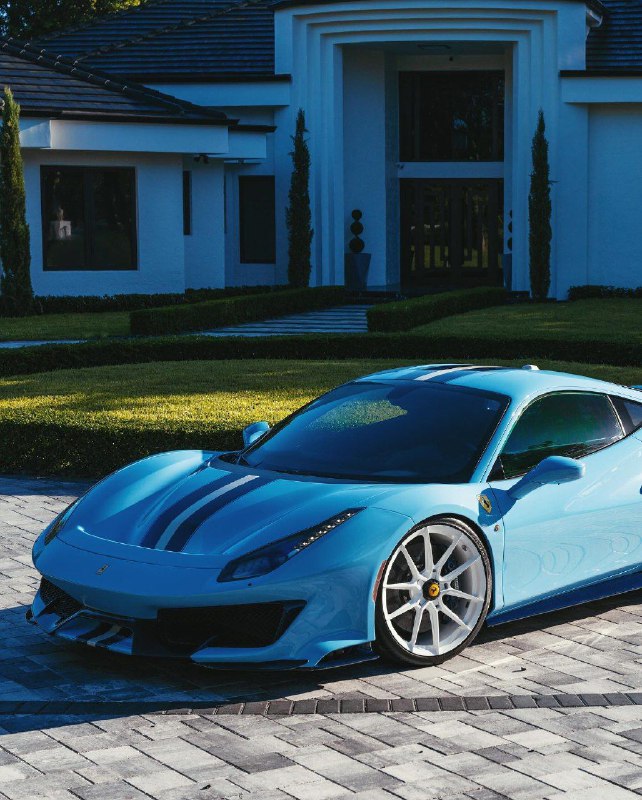Ferrari 488 Pista 8