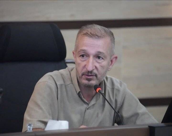 کرج آنلاین/پایگاه خبری پرتو: 🔻با تخلفات در حوزه پسماند برخورد نمی‌شودچپردار عضو شورای شهر کرج:🔹با وجود ارسال گزارش‌های مربوط به نقض، تعدی و تخلفات جد
