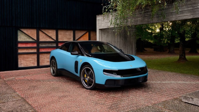 Ferrari показала свой первый ЭЛЕКТРОМОБИЛЬ — дизайн рисовал сам Джони Айв, один из создателей первог 4