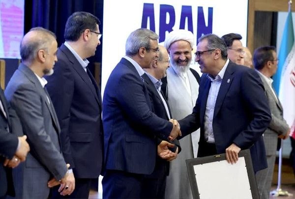 پایگاه خبری معدن نامه: افتخاری که هفت سال تکرار شد؛ اپال پارسیان سنگان باز هم واحد نمونه شدشرکت صنعتی و معدنی اپال پارسیان سنگان برای هفتمین سا