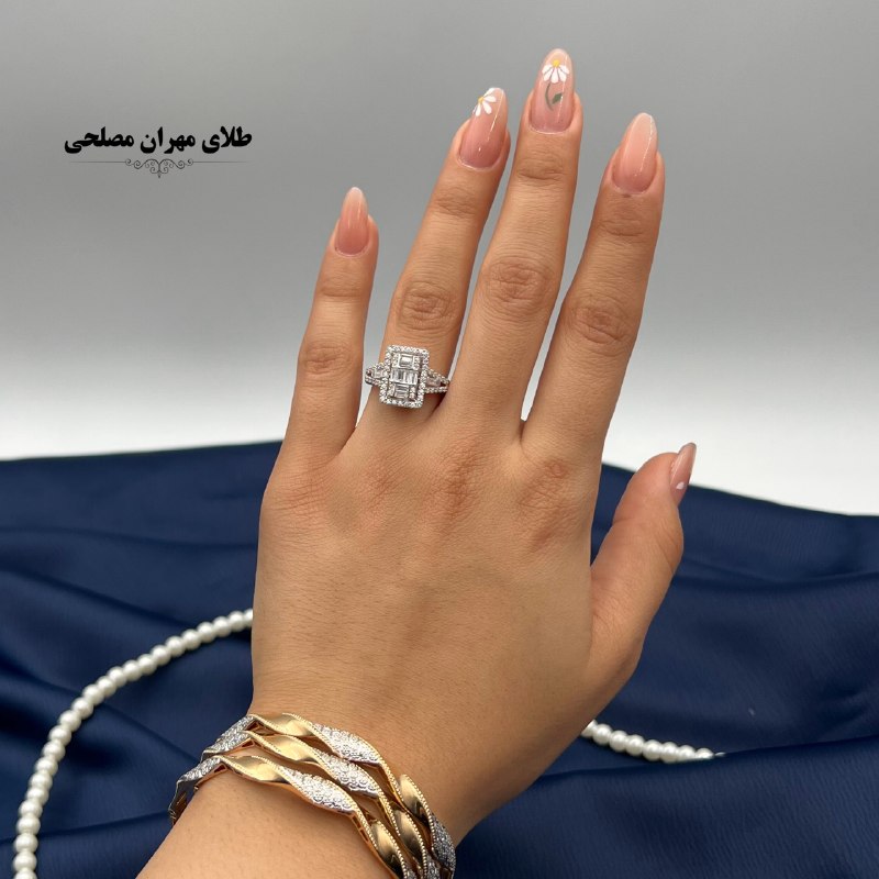 طلای مهران مصلحی💚: #انگشتر_سولیتر ⚖️وزن : ۳/۲۵٠ قیمت با احترام:۸۲/۸۵۰/۰۰۰ ─────✧─────جهت ثبت سفارش به ایدی زیر پیام دهید: 👇@mehranmoslehigo