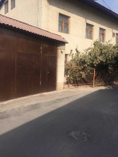 Продаётся  дом 4х ярусный, жилая площадь  337 кв.м. подвал 156 кв.м.