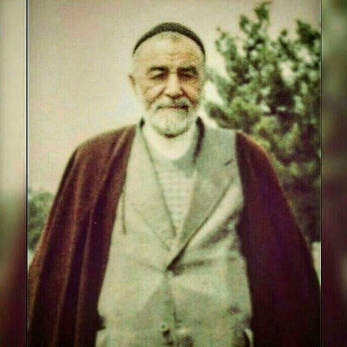 مجمع البحرین: ✳️ محمداسماعیل دولابی :دل های مومنین که به هم وصل می شود ، آب کر است . وقتی به علی (ع) متصل شد ، به دریا وصل شده است . ش