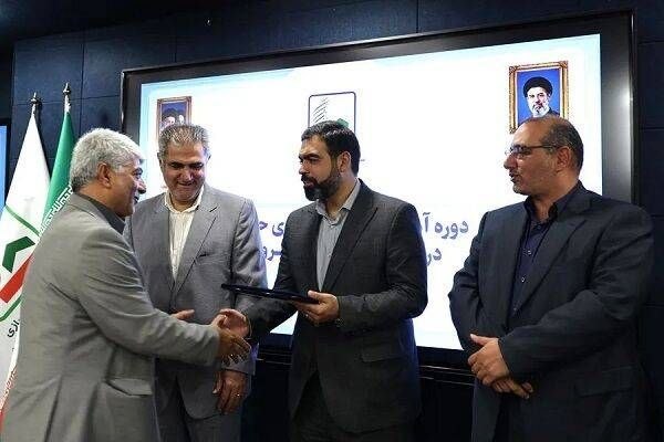 اقتصادومسکن: 🔴معاونت مسکن اداره کل راه و شهرسازی خوزستان برترین معاون مسکن کشور شد✒معاون مسکن و ساختمان اداره‌کل راه و شهرسازی استان 