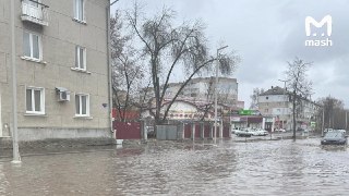 30 детей и 22 взрослых госпитализированы во Владимирской области с острой кишечной инфекцией после отравления питьевой водой. Причина — авария на городском коллекторе. По нашей информации, за помощью в Муроме обратились больше 100 человек. У всех — сильная