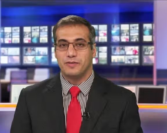 ️🇺🇸🇮🇷 CBS: Reza Valizadeh, עיתונאי איראני-אמריקאי, הוא כעת האמריקאי היחיד שהוגדר כעצור שלא כדין בכלא Ev…