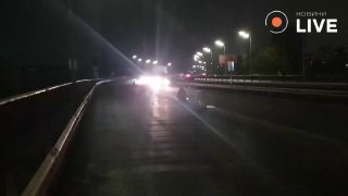 הגשר הדרומי בקייב נפתח למכוניות בשני הכיוונים