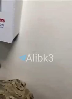 חייל אמריקאי מתעד את קול הסירנות בבסיס מופאק סלטי ואת בריחת חיילים, במהלך תקיפה איראנית.