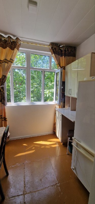 1 комнатная 3 этаж 4 этаж Цена 350$ 1 комнатная квартира после косметического ремонта никто не жил. Общая площадь 35м2Дом кирпичный. Депозита и предоплаты нет. Ориентир: Айти парк, военный госпиталь.