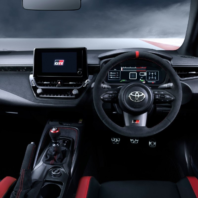 Toyota прокачала GR Corolla и показала версию GRMN — настоящая трековая тачка для фанатов механики. 7