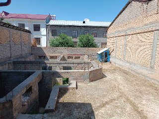 Юнусобод катта хасанбой 9 тор куча 1.7 сотих сотилади фундаменти билан