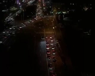 האפלה בקייב: מרכז העיר נותר ללא חשמל, הם כותבים בדפים ציבוריים מקומיים.