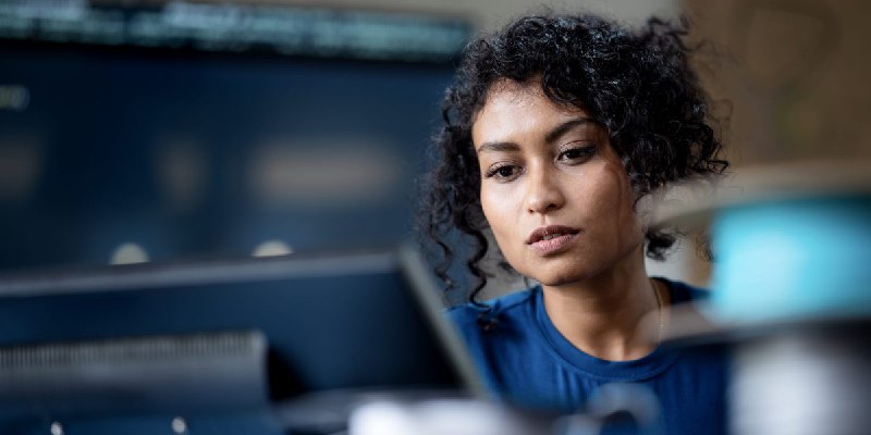 Study looking at AI chatbots in 7,000 workplaces finds 'no significant impact on earnings or recorded hours in any occupation'…