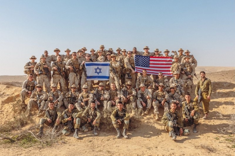 🚨🚨 תמרון משותף של כוחות היבשה האמריקאיים ושבויי ישראל היום במדבר הנגב..