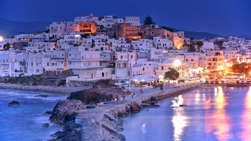 Before the stars take overBlue hour in Naxos, Cyclades, Greece (© Sizun Eye/Getty Images)