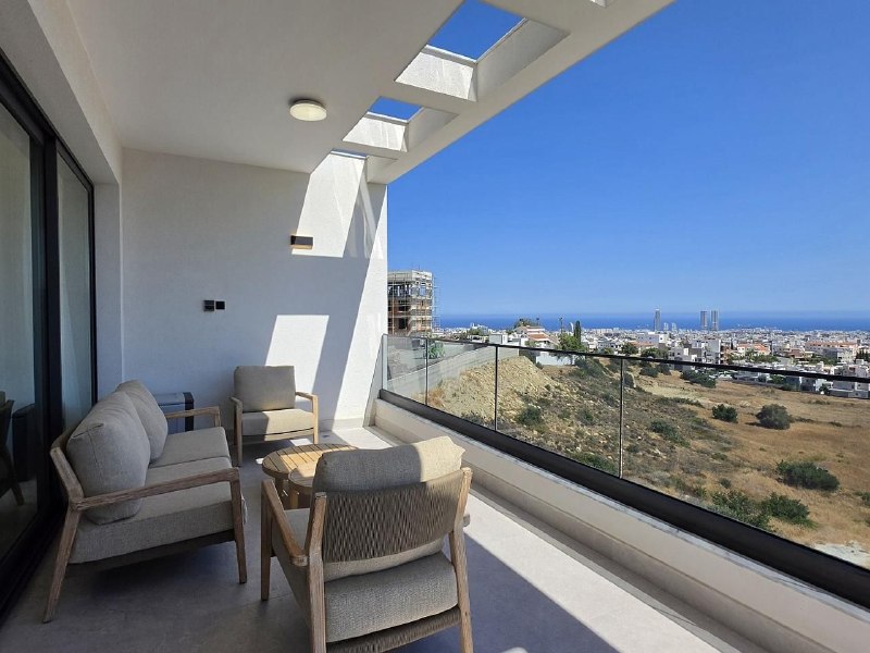 4-bed penthouse with private pool in Agios Athanasios, Limassol photo 4