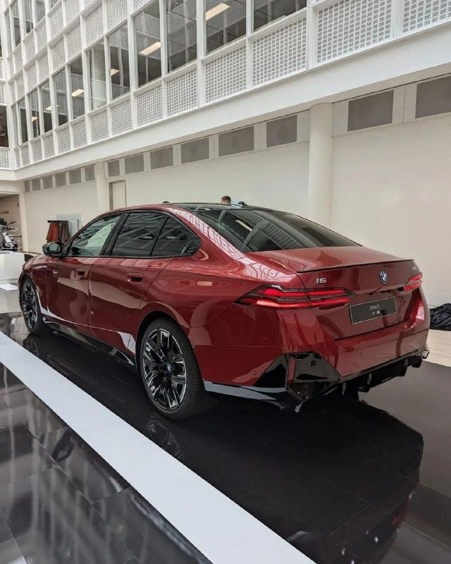 BMW i5 2