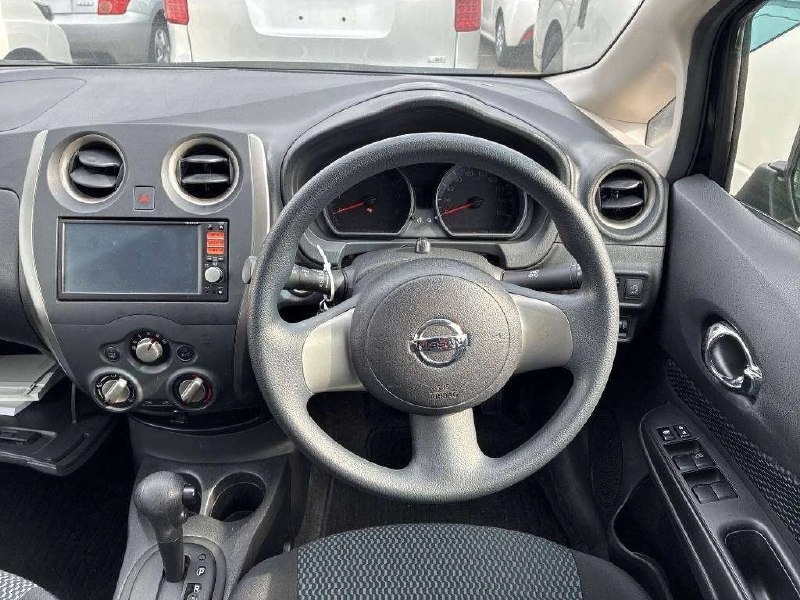 Nissan Note 2013 фото 3