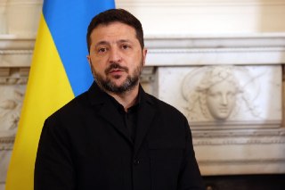 Зеленский ожидает дальнейшего снятия санкций с России. Ограничения Starlink он назвал «спланированной операцией»США продолжат смягчать санкции против России, а «дизельная сделка» — лишь первый шаг, считает президент Украины Владимир Зеленский. Об этом он з