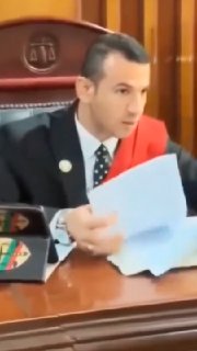 מובטל מתחזה לשופט ושוכר אולם בצפון קהיר כדי להונות אזרחים. מה הפרטים?