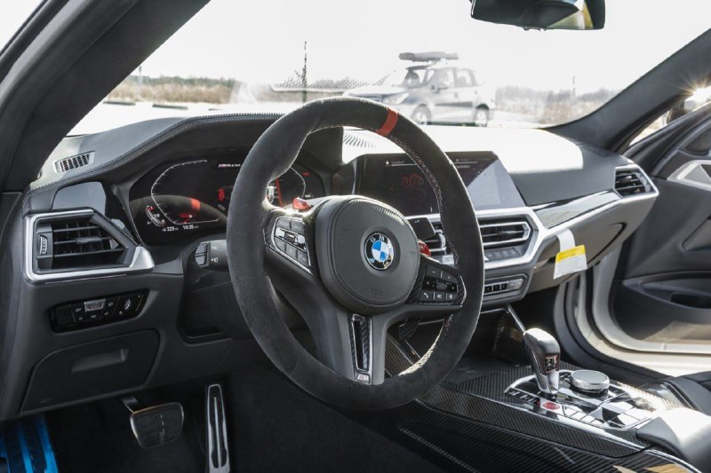 2023 BMW M4 CSL 6