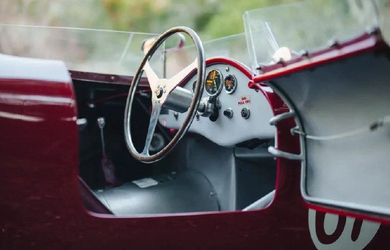 Maserati 200S из 1950-х продают за миллион долларов 4