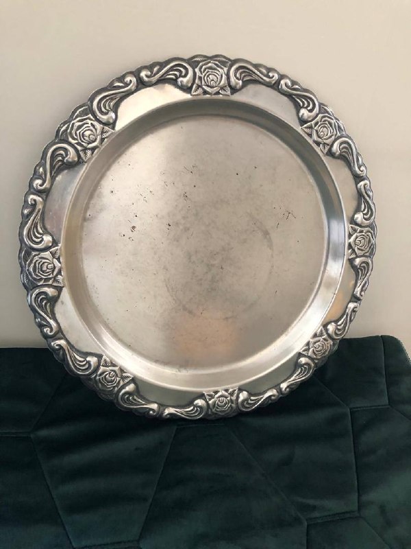 Home sale 🛍️: ✨ سینی استیل شیک و کاربردی ✨📏 قطر: ۳۸ سانت🤍 مناسب پذیرایی و دکور میز💰 ۲,۰۰۰,۰۰۰ تومان