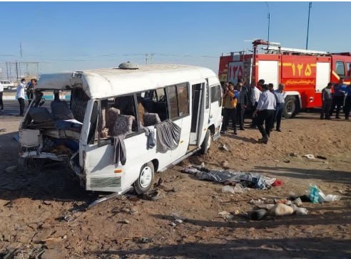 תאונת עגלה עם שירות בית ספר בארדקאן, יזד ראש בית החולים זיאי ארדקן: 13 תלמידים נכחו במיניבוס של בית הספר, א…