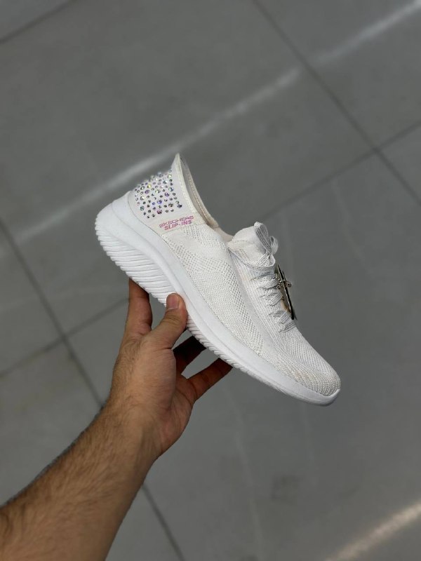 سرای کفش جهانی سید کمال: Skechers لنگه راست : 39 / 26لنگه چپ : 39.5 / 26.5Cost : 2/990 Tسفارش مشاوره وخرید🛍️ @Katoniorjinall