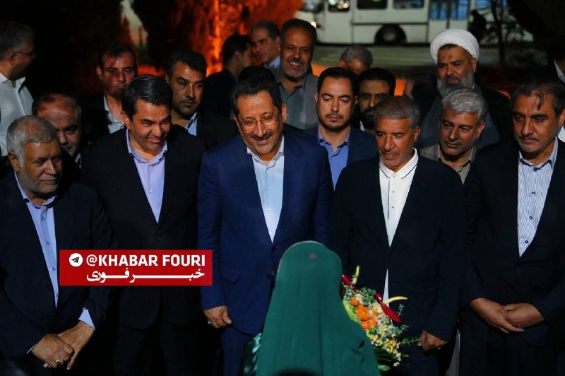 خبرفوری: 🔺وزیر صمت وارد استان کرمان شد 🔹وزیر صنعت، معدن و تجارت امشب در راستای افتتاح طرح های صنعتی و تولیدی به مناسبت هفته دولت 