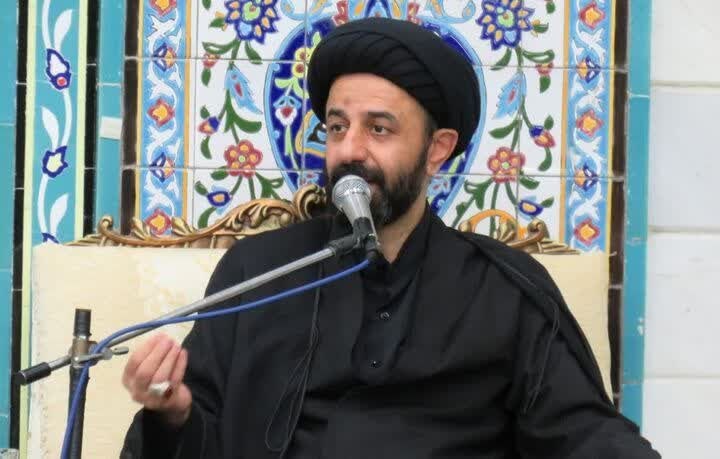 عرفان: نویسنده کتاب خرافات حجت الاسلام میرحبیب الهیهمه مراجع خرافه دقالباب مساجد در پایان صفر را رد میکنند/ این عمل باعث تضعی
