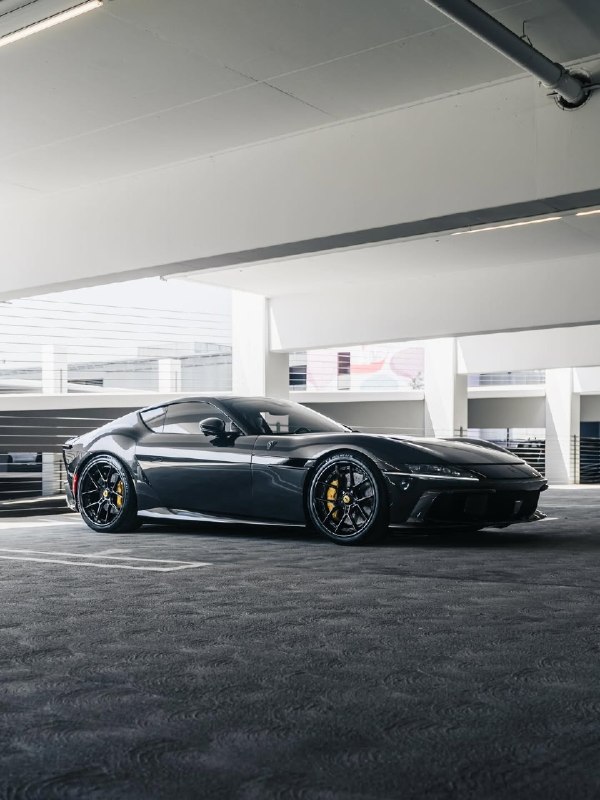 Ferrari 12 Cillindri 5