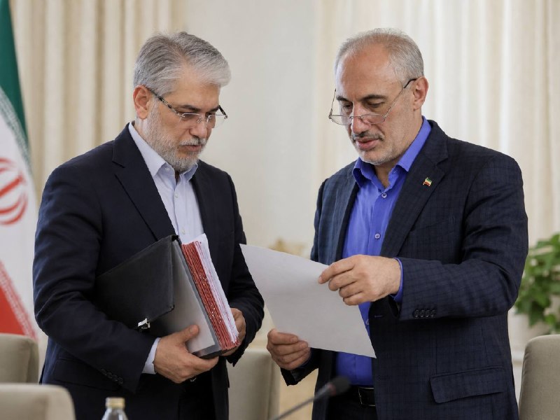 پایگاه خبری انتخاب ✔: در نشست مشترک وزیر علوم با رئیس سازمان برنامه و بودجه: تخصیص اعتبارات تعمیر و تجهیز دانشگاهها تا پایان هفته/ تسویه مطال