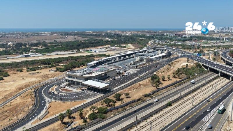 On the Ayalon Highways, the second phase of the fast lanes project was launched this morning, with the opening of the new transportation complex in Rishon LeZion and the fast lane on the northbound Ayalon. The complex contains about 3,500 parking spaces, 350 charging stations for electric cars, and 500 bicycle parking spaces.