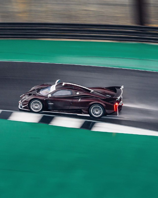 Pagani Huayra R 6