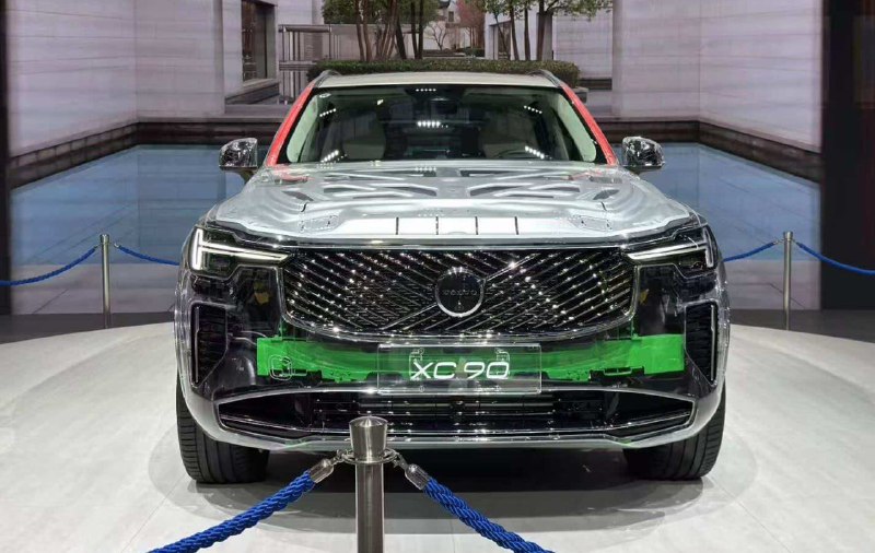 В Шанхае представили обновленный Volvo XC90 3