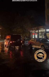 דברי הימים של busification במרחבי הכיכר בקאלוש, איבנו-פרנקיבסק, הגסטפו הפשיטו אדם והכניסו אותו בכוח לאוטובו…