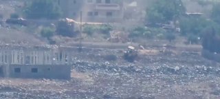🚨צה"ל משך משעות הבוקר דחפור אדמות חקלאיות ובתים בפאתי המערביים של העיירה החולה, מכיוון ואדי סלוקי.