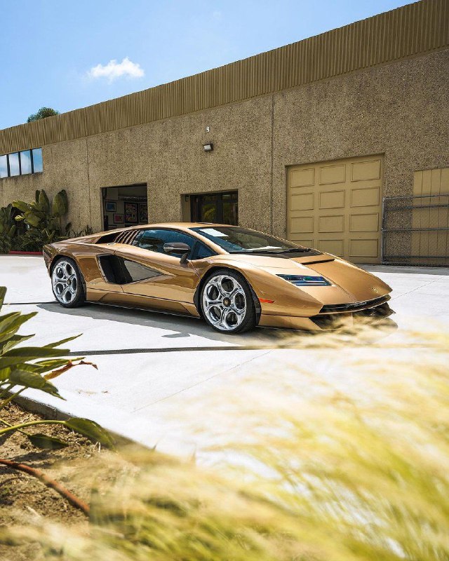 Lamborghini Countach LPI 800-4 2