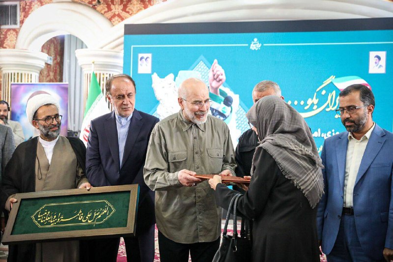 تریبون مجلس: 📌 مراسم بزرگداشت روز خبرنگار با حضور رئیس مجلس؛ تجلیل از شهدای رسانه و اهالی خبر🔹مراسم بزرگداشت روز خبرنگار شامگاه شنبه 