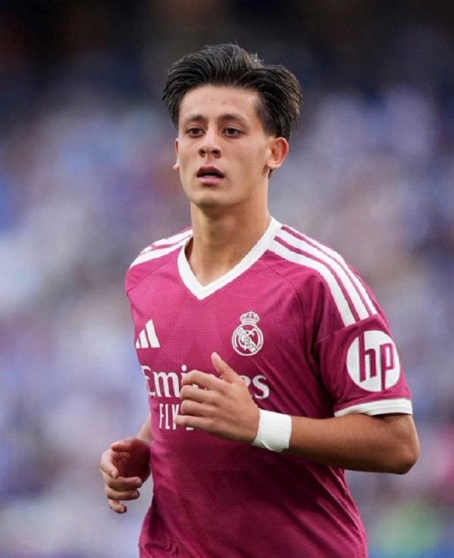رئال ‌مادرید توییت | Real Madrid Tweet: 🗣️ آلوارو استبان:"دیدن آردا گولر در پست اصلی خودش و بازی کردنش، واقعاً حس وصف‌نشدنی‌ای داره.""چه دوران آماده‌سازی فوق‌ال