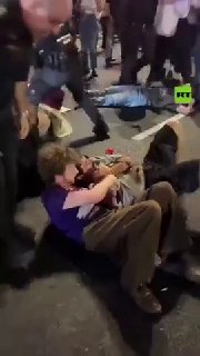 עצרת מחאה מול מעונו של נתניהו המפגינים דרשו להפסיק את המלחמה בעזה.