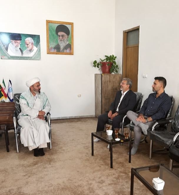 درگز آنلاین: دیدار رئیس جدید امور مالیاتی درگز با امام جمعه شهرستان🔹 حسن مطهرنیا، رئیس جدید اداره امور مالیاتی شهرستان درگز، به همراه