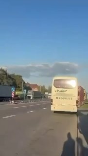 Российский дрон упал рядом с польско-украинской границей. Поврежден погранпунктРоссийский беспилотник упал в селе Старовойтово Волынской области рядом с польско-украинской границей, сообщил глава областной администрации Роман Романюк.Ударной волной было по