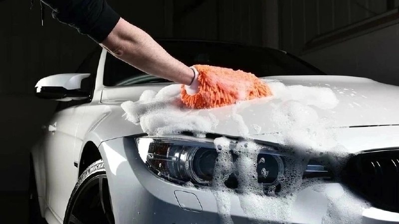 Требуются автомойщики с опытом работы. без вредных привычек !!! з/п ежедневно 40% от кассы+ чаевые о... - фотография - 1