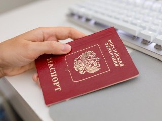 Германия предложила еще сильнее ограничить выдачу туристических виз россиянам после атаки дронов в Лейпциге. Предложение получило поддержку в ЕСГермания намерена добиваться дальнейшего сокращения числа туристических виз, выдаваемых гражданам РФ. Об этом за