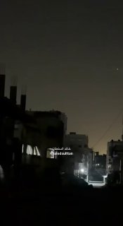 מבזק: ישראל מפציץ בניין פלסטיני בעיר עזה בניין צפתאווי נהרס. זה עתה הוצא צו פינוי לבניין בדיר אל-בלח, שיופצ…