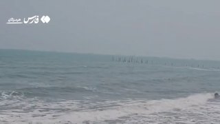 שורה ארוכה של ספינות עצרה במיצר הורמוז