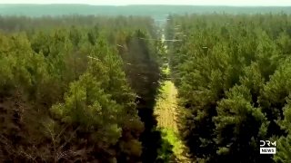 אוקראינה פרסמה צילומים של יערות ברובע וובצ'נסק של חרקוב, חנוקים בכבל סיבים אופטיים שהותירו מאחור מל"טי FPV…